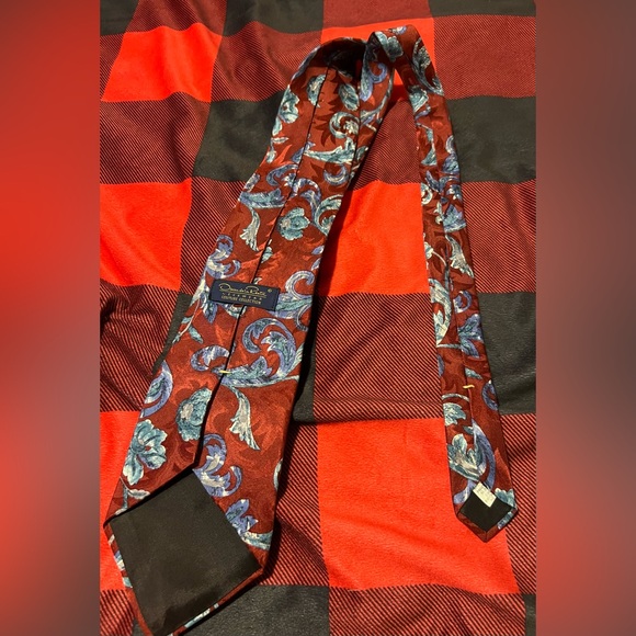 Vintage Oscar de la Renta Couture Collection Patterned Tie 100% Silk. EUC - Picture 3 of 7